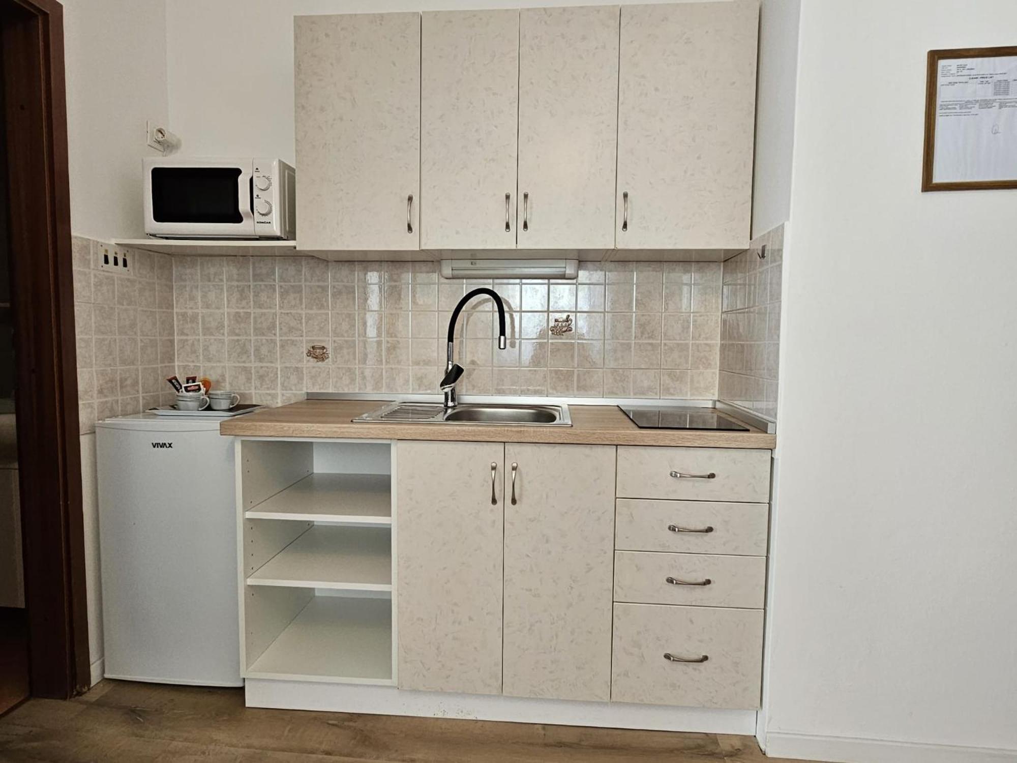 Apartments Andrea Malinska Luaran gambar