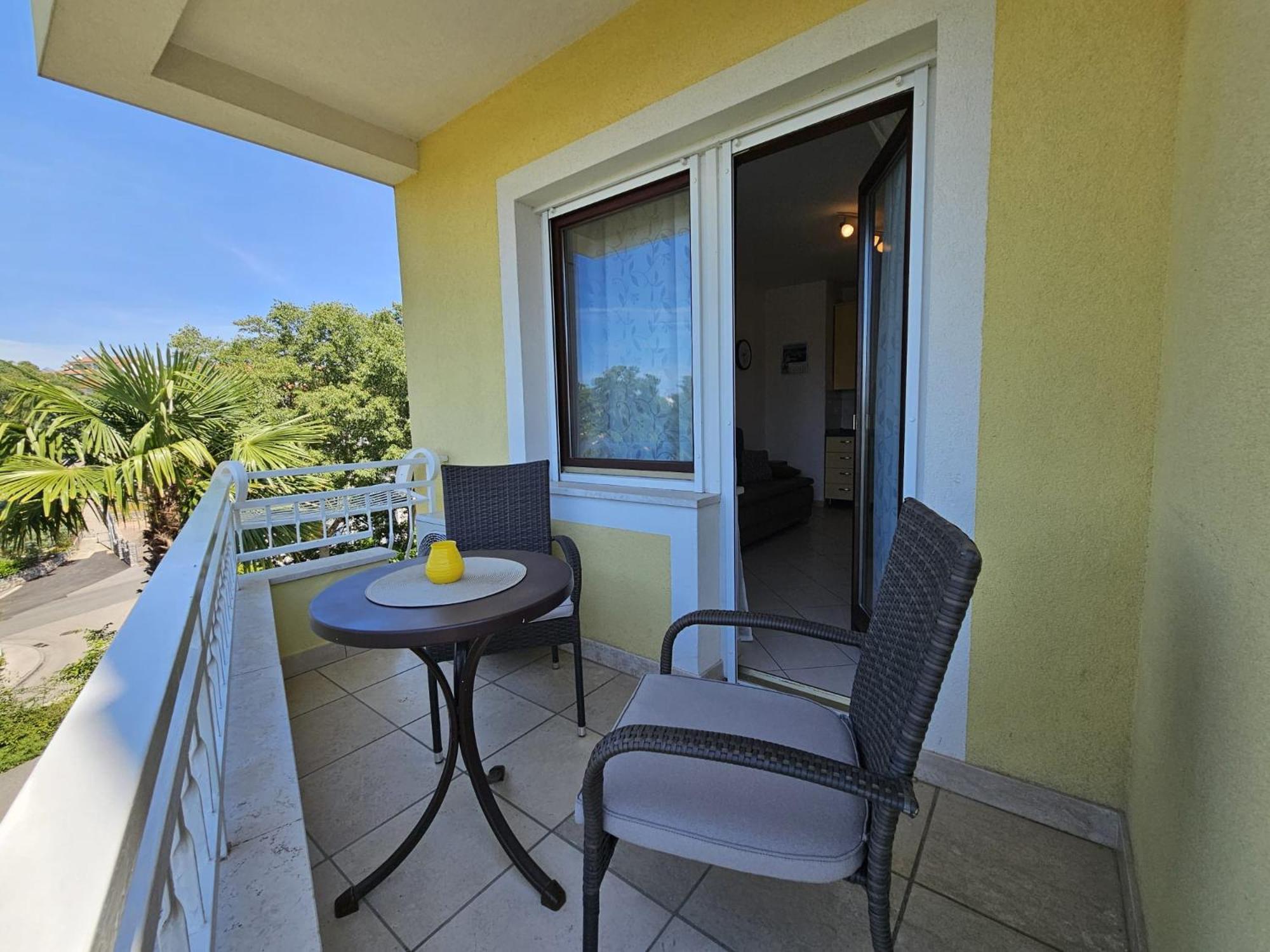 Apartments Andrea Malinska Luaran gambar
