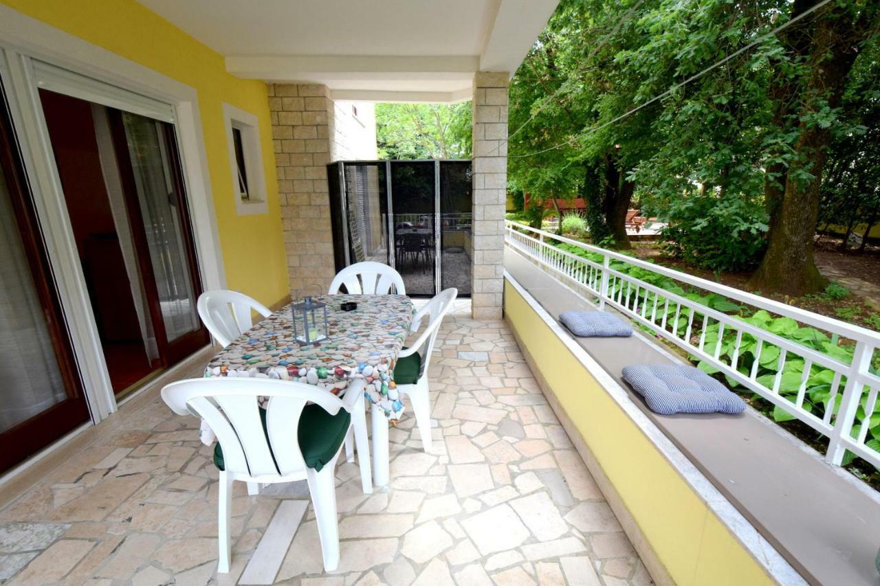 Apartments Andrea Malinska Luaran gambar