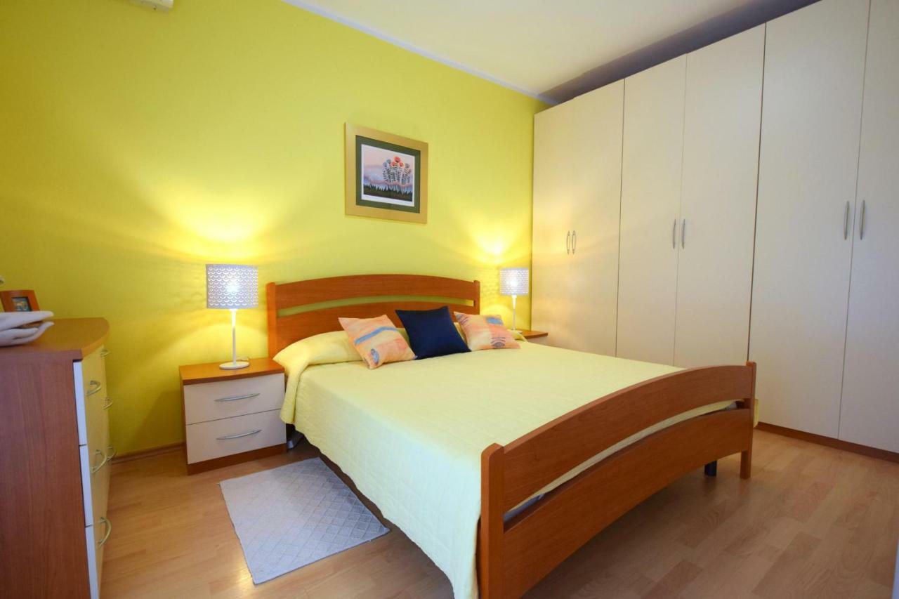 Apartments Andrea Malinska Luaran gambar