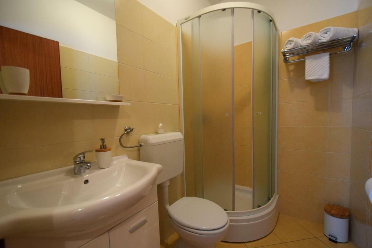 Apartments Andrea Malinska Luaran gambar