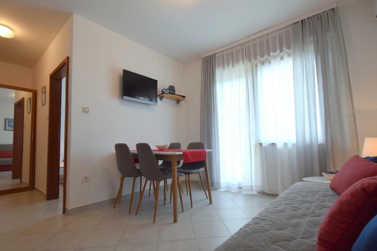 Apartments Andrea Malinska Luaran gambar