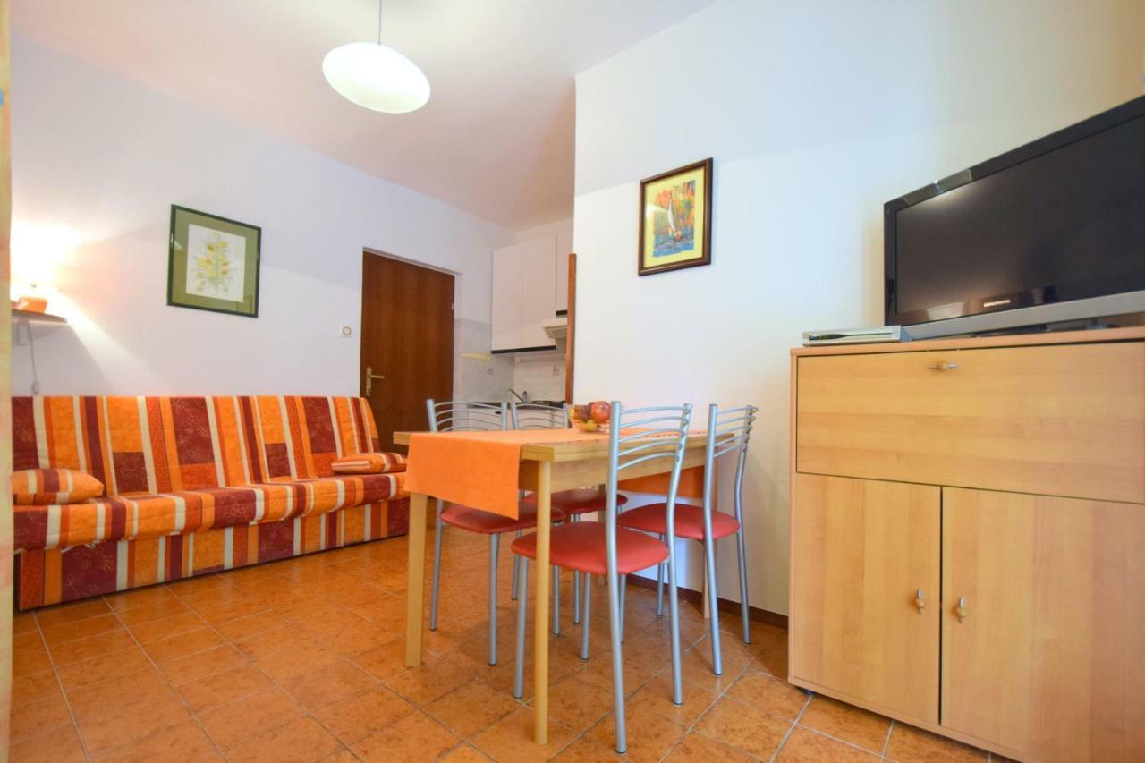 Apartments Andrea Malinska Luaran gambar