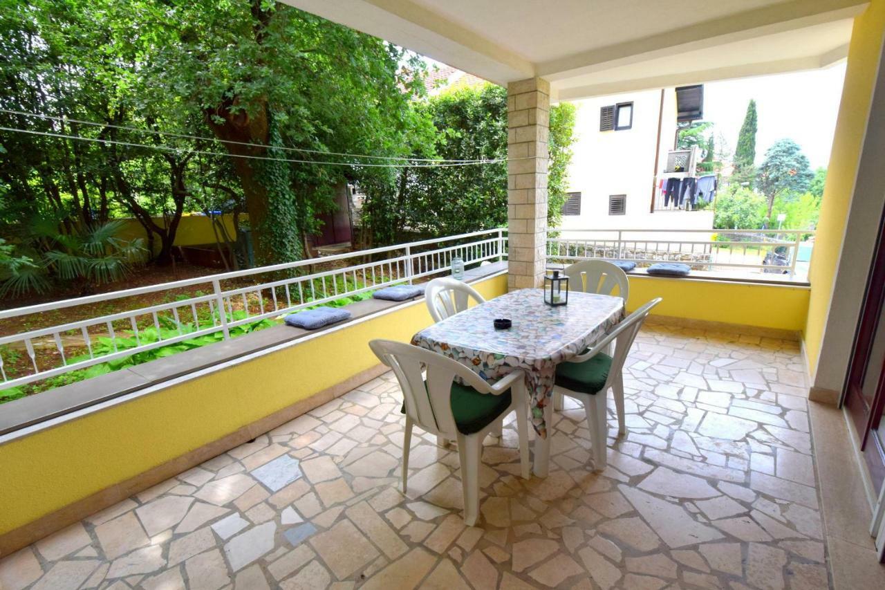 Apartments Andrea Malinska Luaran gambar
