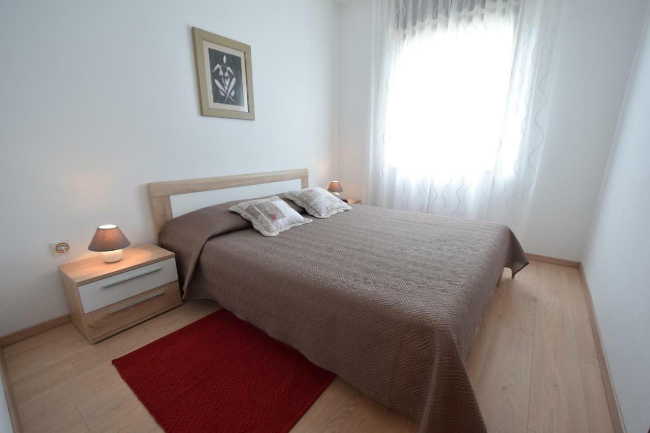 Apartments Andrea Malinska Luaran gambar