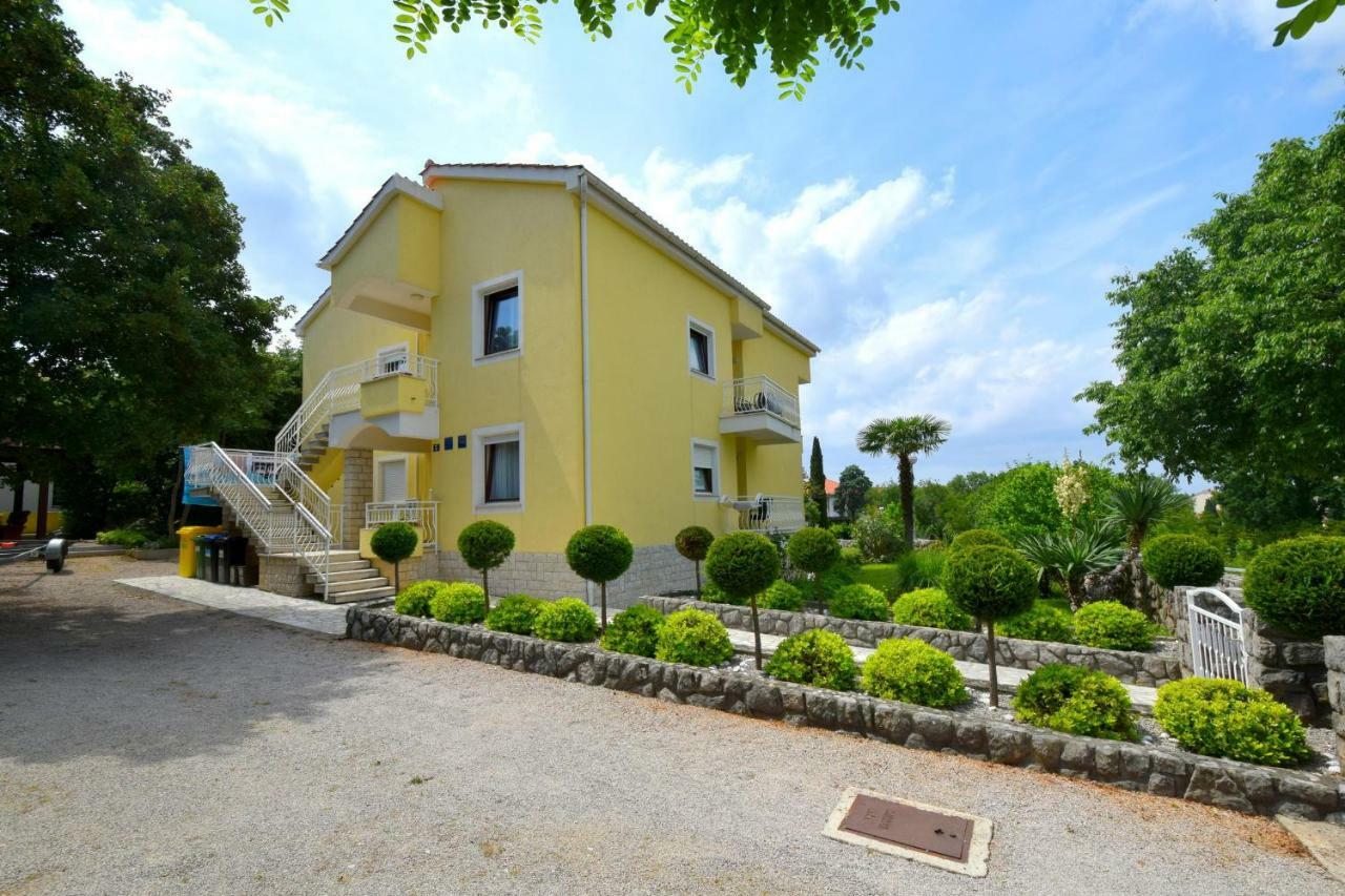 Apartments Andrea Malinska Luaran gambar