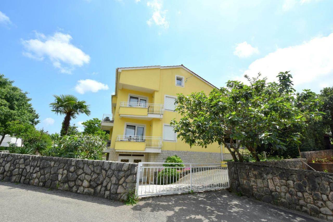 Apartments Andrea Malinska Luaran gambar