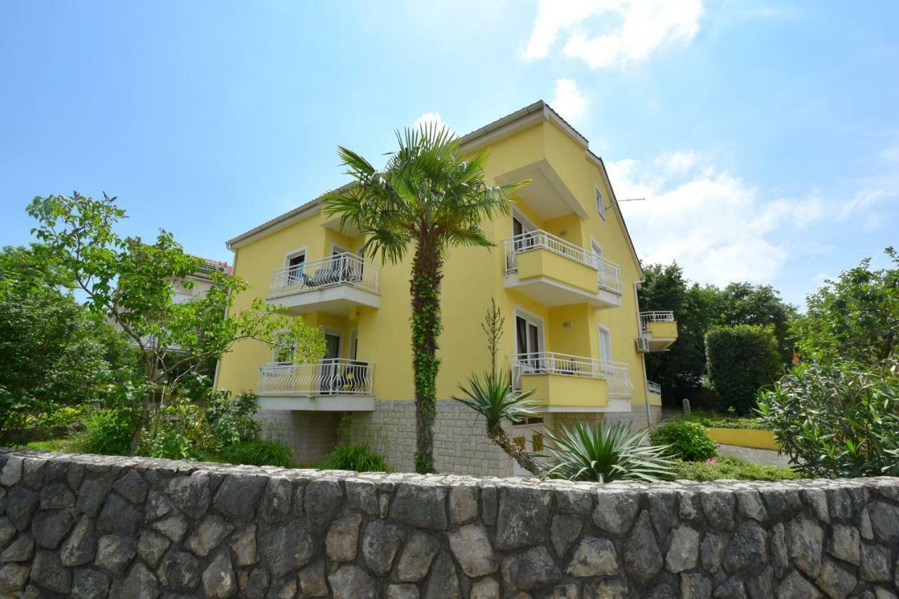 Apartments Andrea Malinska Luaran gambar